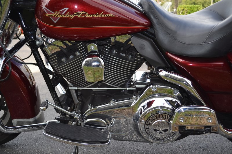 2008 HarleyDavidson® FLHR Road King® (Crimson Red Sunglo/Candy Red